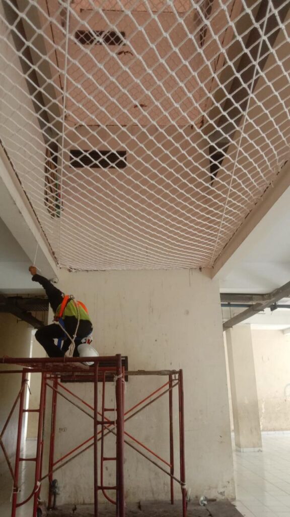 Jaring pengaman nilon untuk rumah susun